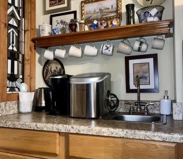 Eureka Springs Historic District House | Downtown Savannah Suite Piedmont