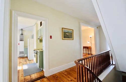 Brunswick Apartment | Easy Breezy Downtown Brunswick 2 BR