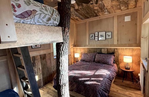 Sparrow Bush Cabin | Eco-Friendly, Abstract Treehouse Surrounded by Wildlife and Hiking Trails For a Special Getaway in Sparrow Bush, New York