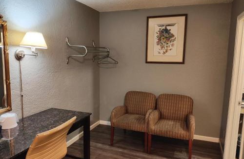 North and East Hotel | Economy Inn Richmond