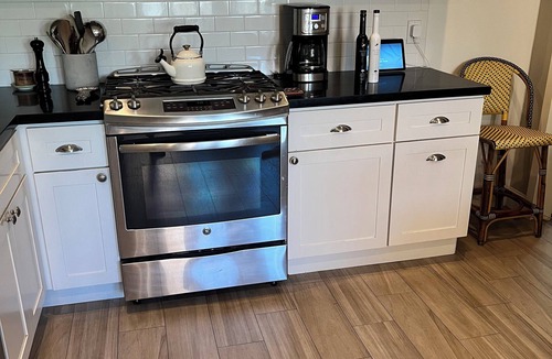 Cow Hollow Condo | Elegant 2 bedroom 2 bath SF Flat in beautiful neighborhood