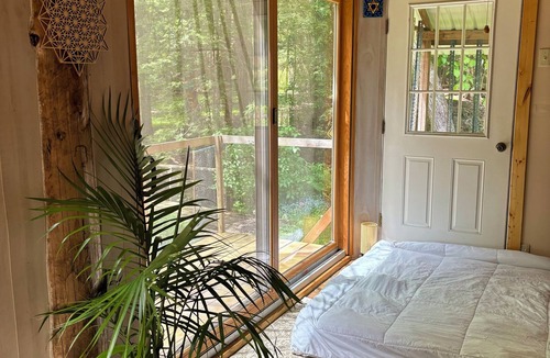 Norwich Cabin | Enchanted Cabin: Nature Retreat & Hot Tub Hideaway