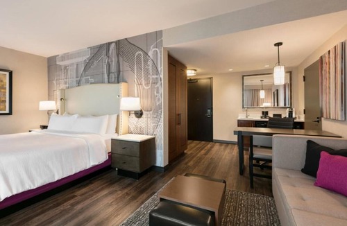 Berkeley Heights Hotel | Enjoy a Hassle-Free and Suiting Stay! Indoor Pool, Free Breakfast, Parking!