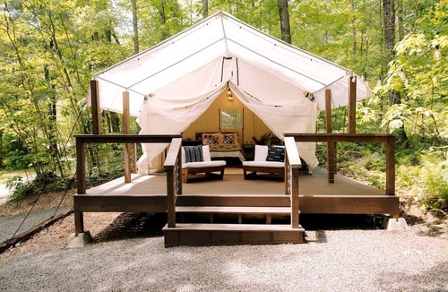 Shippenville RV Rental | Equipped Glamping Tent with Modern Interior in Shippenville, Pennsylvania