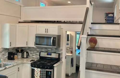 Mount Marion House | Esopus Creek modern Tiny house Retreat in Woodstock &Kingston Catskill area!