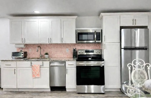 Stone Mountain House | EV Charger - 2 King Suites - Game Room - Office Space - Basement Apartment