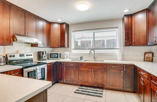 Ewa House | Ewa Beach Apartment w/Beach Gear ~ 1 Mi to Ocean!