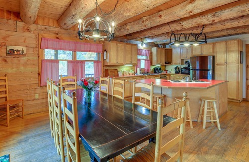 Ceres Cabin | Expansive, Pet-Friendly Ceres Retreat on 120 Acres