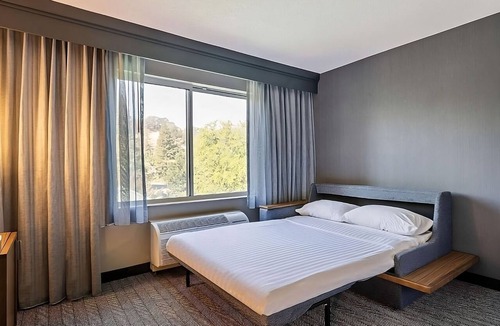San Ramon Hotel | Experience a Relaxed Getaway! Pool, Free Parking, Minutes to Oakland Zoo!
