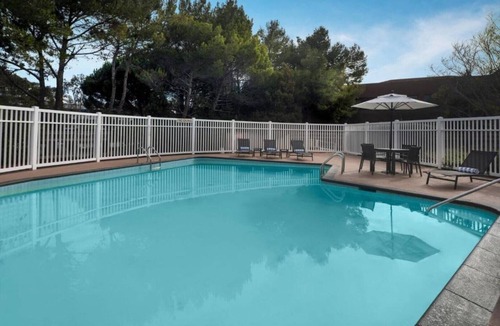 East San Mateo House | Experience the Bay Area with all the comforts of home