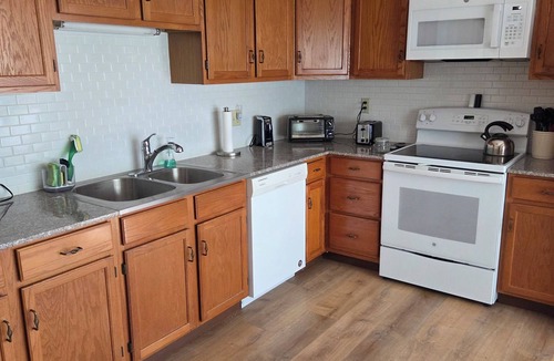 Palmyra Apartment | Fabulous 1-bedroom apartment in lovely Palmyra. Minutes from Hershey.