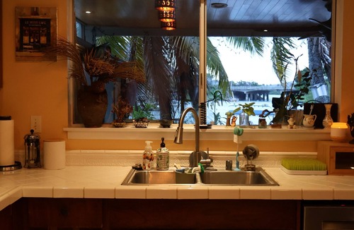 Portlock House | Fabulous 3-bedroom townhome on water with Office that perfect for your long stay