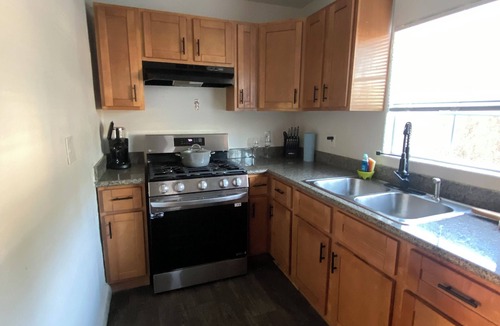 Belding Woods House | Fabulous entire 2-bedroom house with onsite washer/dryer in Richmond near Bart.