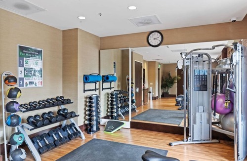 Russian Hill Apartment | Fairmont Heritage Ghirardelli Square - 1 Bedroom 1 Bath