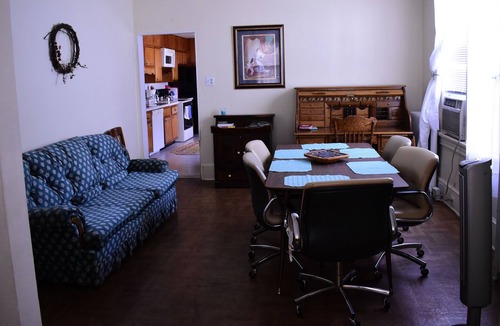 Ashfield House | Family Friendly Home. Clean, comfy, easy parking.