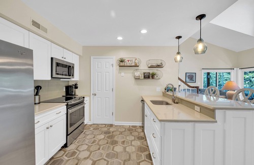 Bethany Beach Condo | Family Friendly Lakeview Upper Vista in Sea Colony West