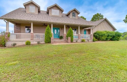 Omaha House | Family-Friendly Ozarks Getaway < 21 Mi to Branson!