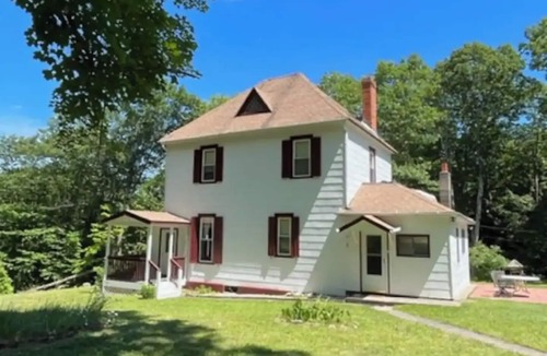 Pine Hill House | Fantastic 3-bedroom house right near Belleayre mountain ski center in Highmount