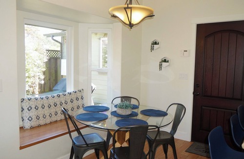 Moss Beach House | Fantastic 3 bedroom, 3 bath Coastal Home Close to the Beach and Restaurants