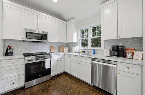 Decatur House | Fenced Yard, Screened Porch, Near Emory & Downtown Decatur