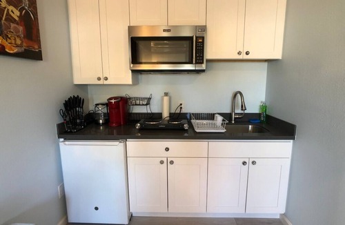 Shoreview Apartment | Fetching cozy studio close to everything