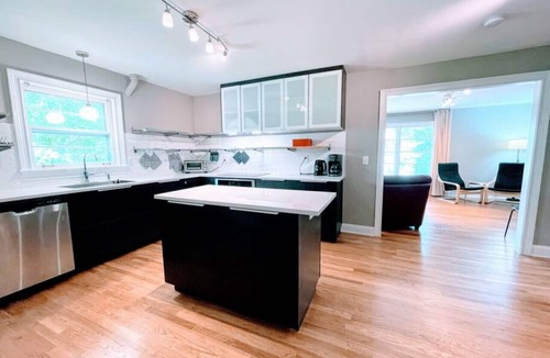 Clairmont Heights House | Fit for Kings · Fit for Kings@EMORY Japan Soaking Tub 5 KING Beds
