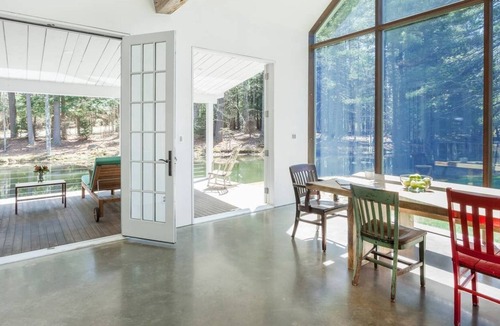 Town of Highland House | Floating Farmhouse