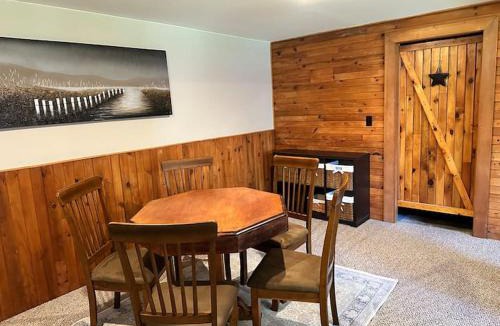 Middletown House | Forest Tree Log Cabin