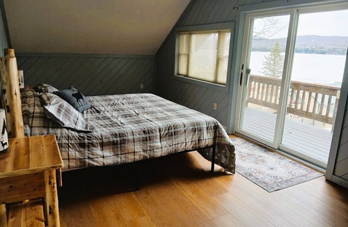 Town of Webb Cabin | Fourth Lake Getaway Lodges ~ Sunnyside Lodge