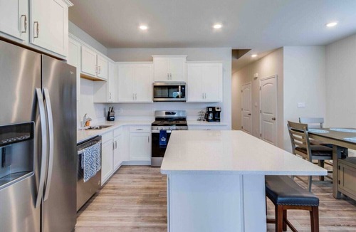 Millville House | Free Beach shuttle - 3BR - Pets welcome -fenced yard - no amenity fees