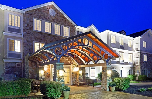 Cranbury Condo | Free Breakfast Buffet. Gym. Only 20 Min from Princeton.