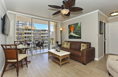 Waikiki Condo | Fresh Contemporary/Hawaiian Decor w/AC, Washer/Dryer, Wi-Fi, Pool, Parking!