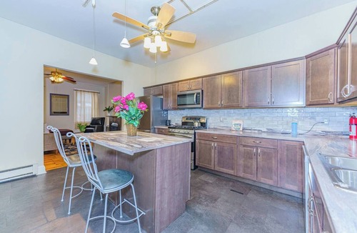 Downtown Albany Apartment | Fresh & Modernized 2BR Fl 1 Apt @ Downtown Albany