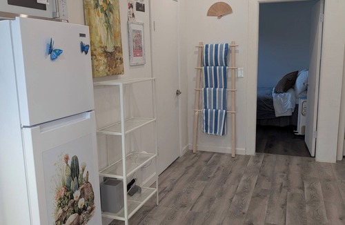 South Berkeley Apartment | Gallery Look Cozy 2-bedroom apartment WIFI/BART/PARKING in South Berkeley