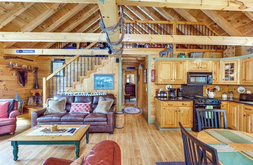 Stratton Cabin | Game Room, Deck! Cozy Ski Cabin Near Sugarloaf