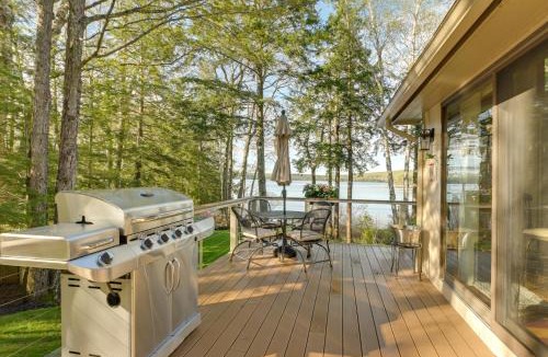 Dedham House | Gateway to Acadia! Green Lake Home w/Hot Tub