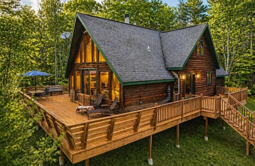 Wevertown House | Gather in 5BR Lodge with Epic View, AC, Near Lakes