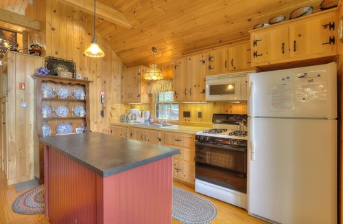 Rangeley House | Gerstley - Quiet, secluded adorable camp on Loon Lake