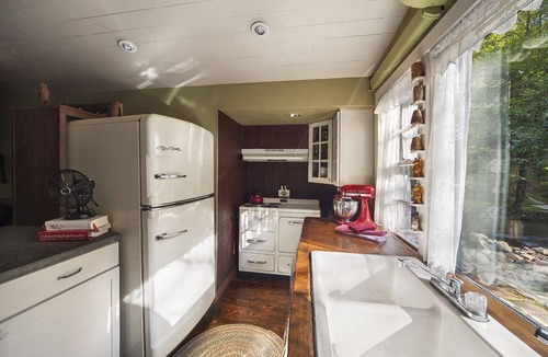 Stroudsburg Cabin | Get cozy at Big Al's Poconos Creek House - Wireless DSL and Trout!