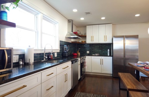 Wright House | Glam Country Escape-Dedicated Sunny Workspace, 15 min from LR, W/D