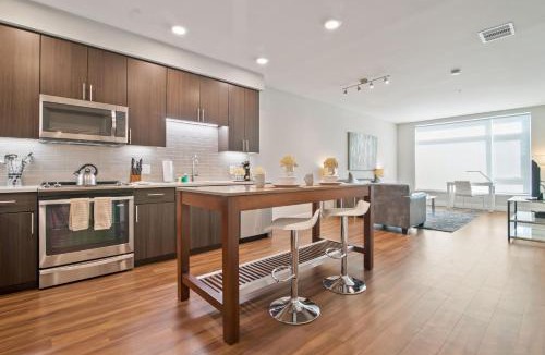 Shoreline West Apartment | Global Luxury Suites at Downtown Mountain View
