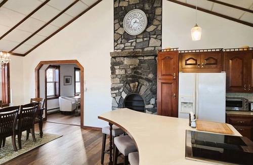 Fort Edward House | Gorgeous Views - 30 acre Farmhouse Close to Saratoga & Lake George - New Listing