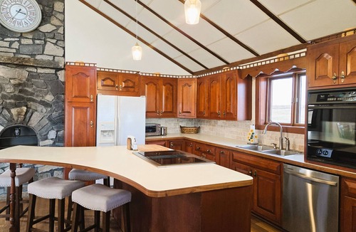 Fort Edward House | Gorgeous Views - 30 acre Farmhouse Close to Saratoga & Lake George - New Listing
