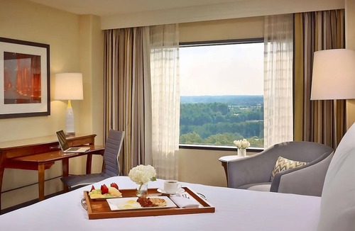 Gwinnett Place Hotel | Great Relaxing Overnight Stay! Spacious unit located in the heart of Duluth