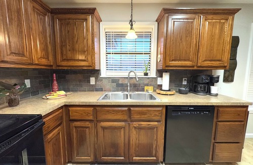 Van Buren House | Guest Favorite, Charming Home Near I-40 & I-540 and Near Ft. Smith