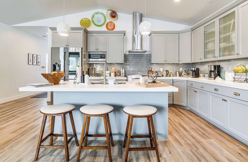 Half Moon Bay House | Half Moon Bay Vacation Rental: 1 Mile to Beach!