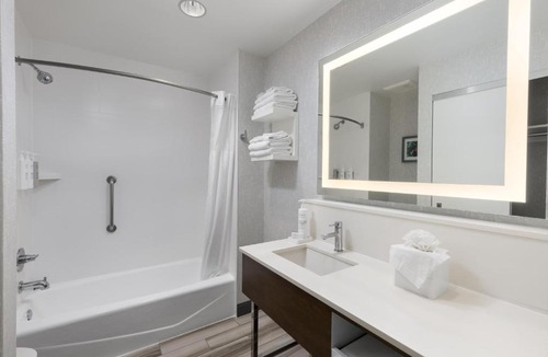 Cardiff-by-the-Sea Hotel | Hampton by Hilton Encinitas-Cardiff Encinitas, CA near Del Mar