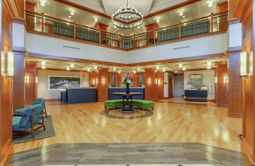 Saratoga Springs Hotel | Hampton Inn & Suites Saratoga Springs Downtown