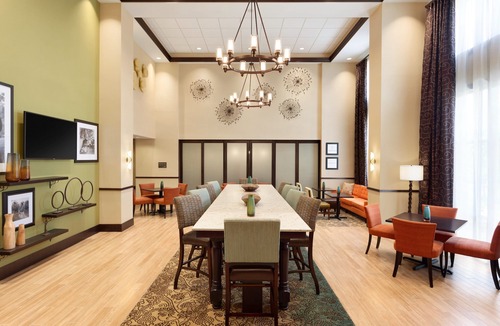 North Wales Hotel | Hampton Inn & Suites Philadelphia Montgomeryville