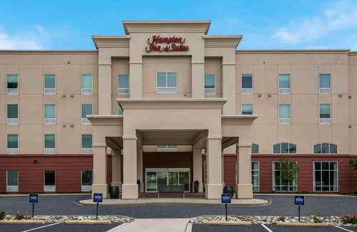 Newark Hotel | Hampton Inn & Suites Wilmington Christiana